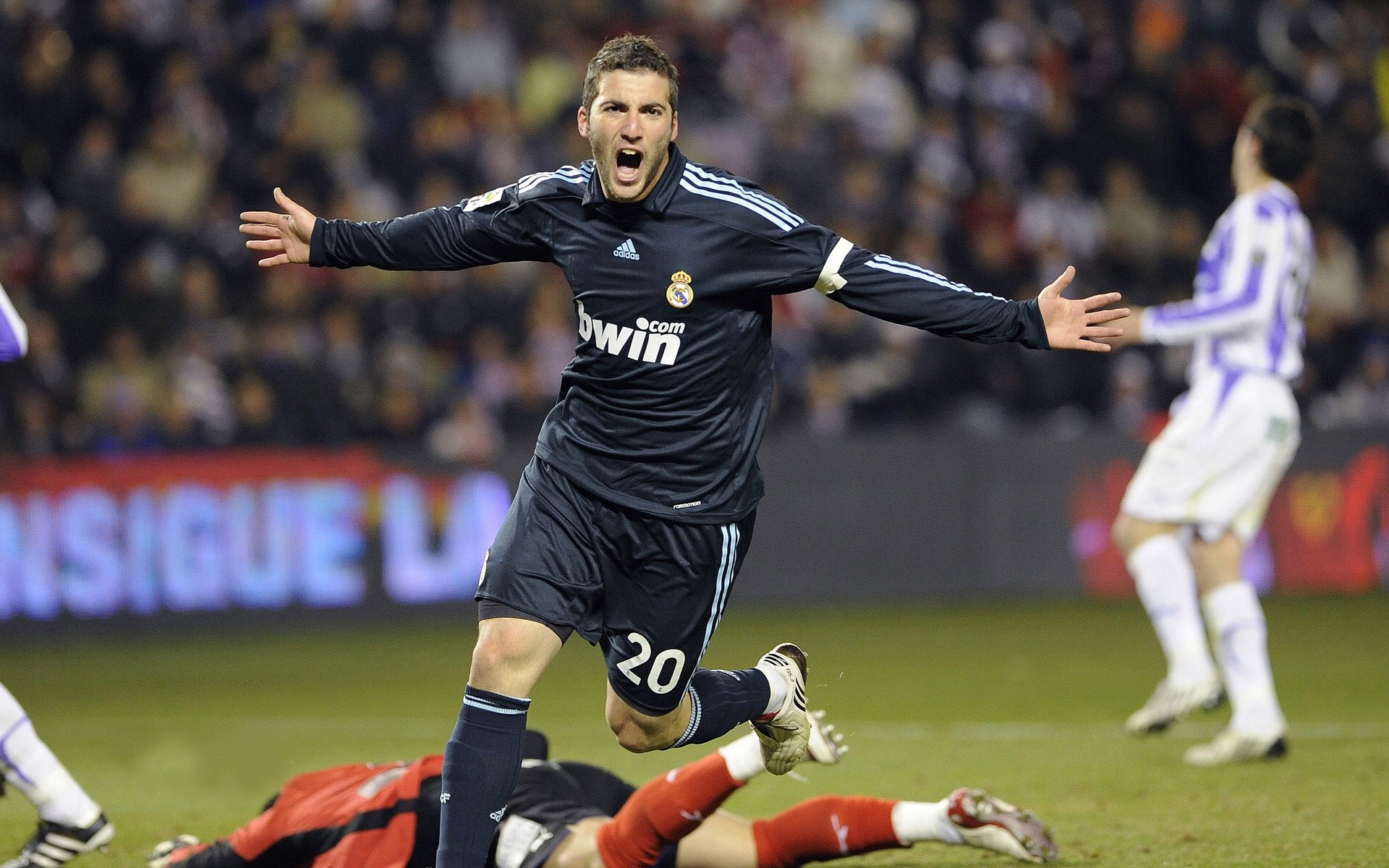 掘金队新核心领衔，带领球队冲击更高目标，掘金队伍